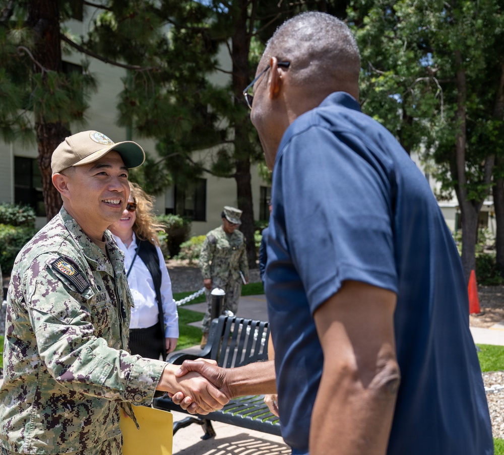 Excellence Ashore: CNIC leaders visit San Diego Waterfront