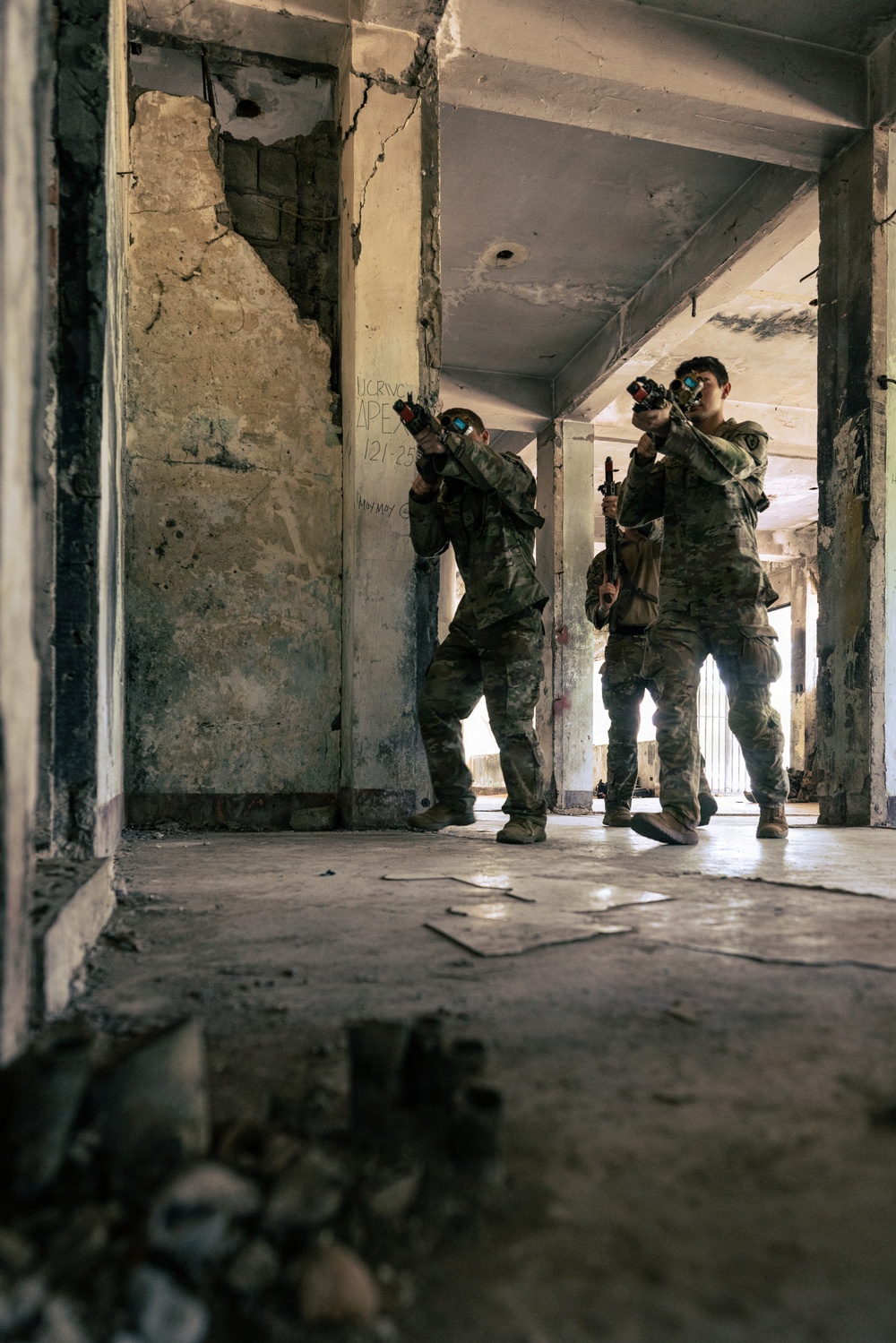U.S. Soldiers train with M250, M7 in the Philippines