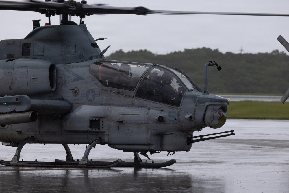 VMM-262 participate in routine flight