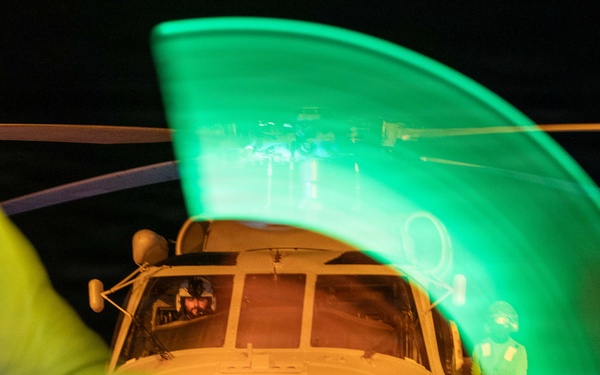 USS Mustin conducts night flight operations