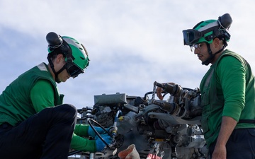 USS Mustin conducts helicopter maintenance
