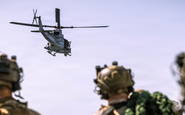 31st MEU | Maritime Raid Force Fast Roping