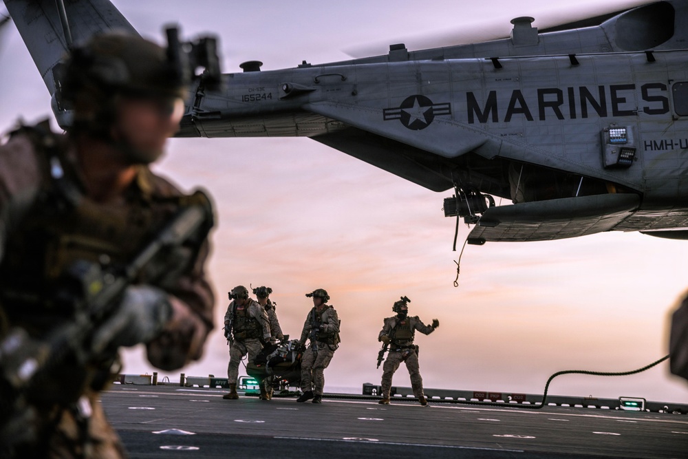 31st MEU | Maritime Raid Force Fast Roping