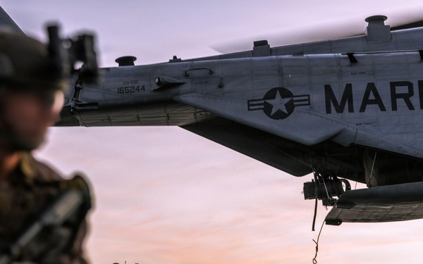 31st MEU | Maritime Raid Force Fast Roping