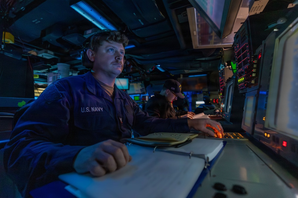 Combat Systems Training Team aboard USS Gonzalez (DDG 66)