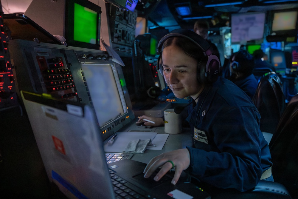 Combat Systems Training Team aboard USS Gonzalez (DDG 66)