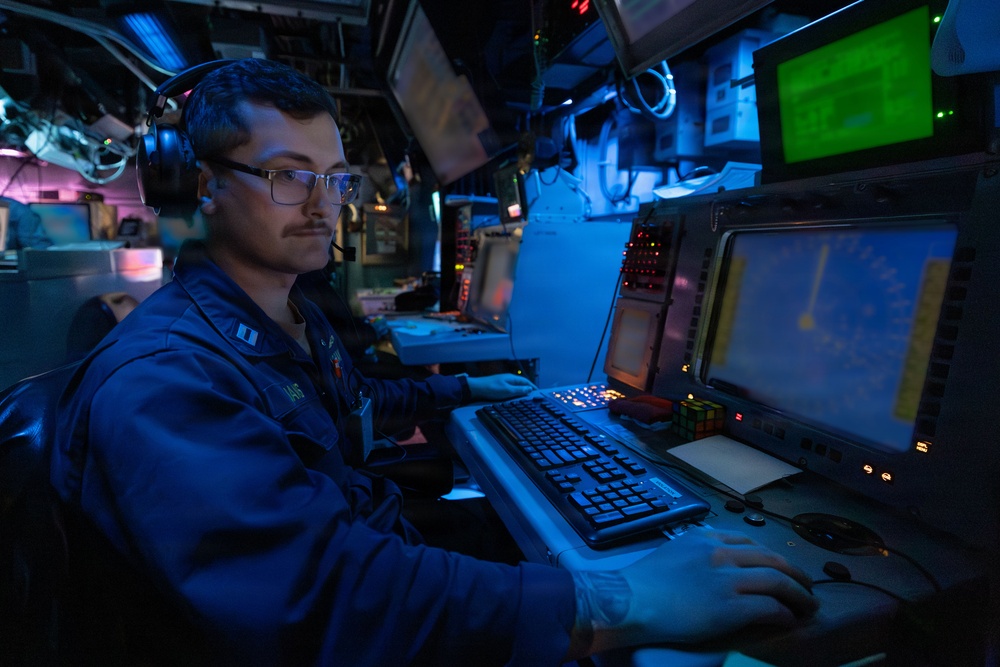 Combat Systems Training Team aboard USS Gonzalez (DDG 66)