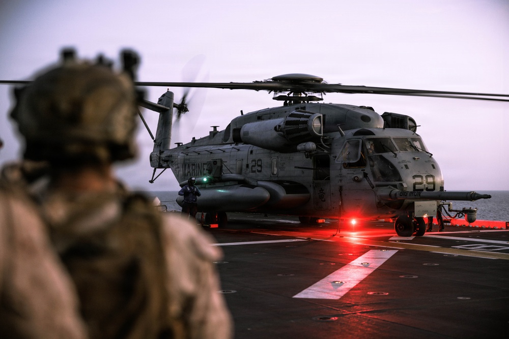 31st MEU | Maritime Raid Force Fast Roping
