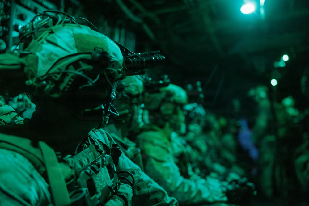 31st MEU | Maritime Raid Force Fast Roping