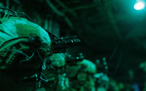 31st MEU | Maritime Raid Force Fast Roping