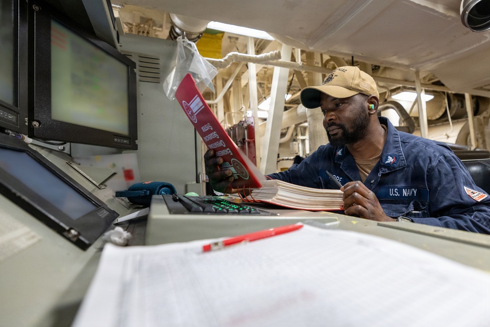 Engineers aboard USS Gonzalez (DDG 66)