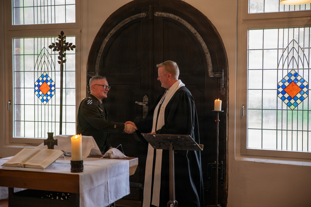 U.S Army Chaplain Speaks at Bundeswehr Worship Service