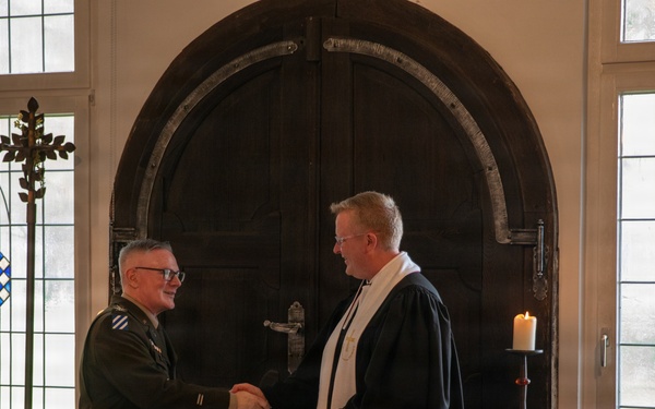 U.S Army Chaplain Speaks at Bundeswehr Worship Service