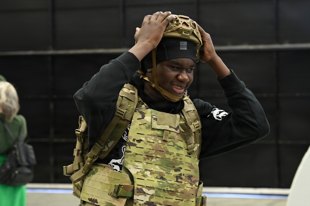 U.S. Army Tank-automotive and Armaments Command welcomes local Detroit-area students for tour of the Detroit Arsenal