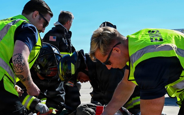 NAVSTA Rota Personnel Participate in Aircraft Firefighting Drill