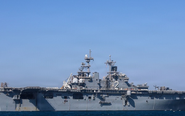 USS Essex (LHD 2) arrives in Los Angeles for LA Fleet Week