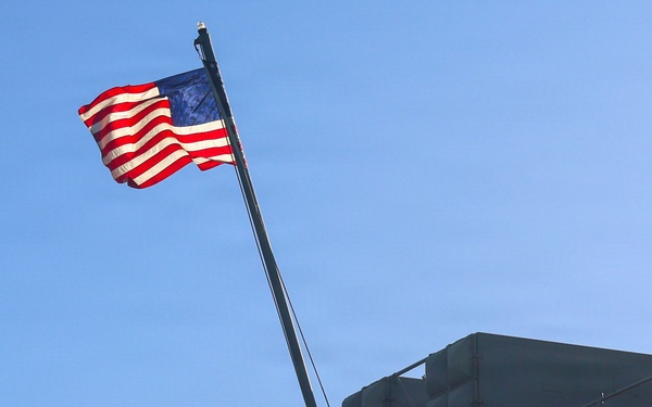 USS Essex (LHD 2) arrives in Los Angeles for LA Fleet Week