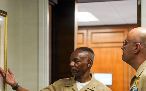Rear Adm. Murguia visits U.S. Naval War College