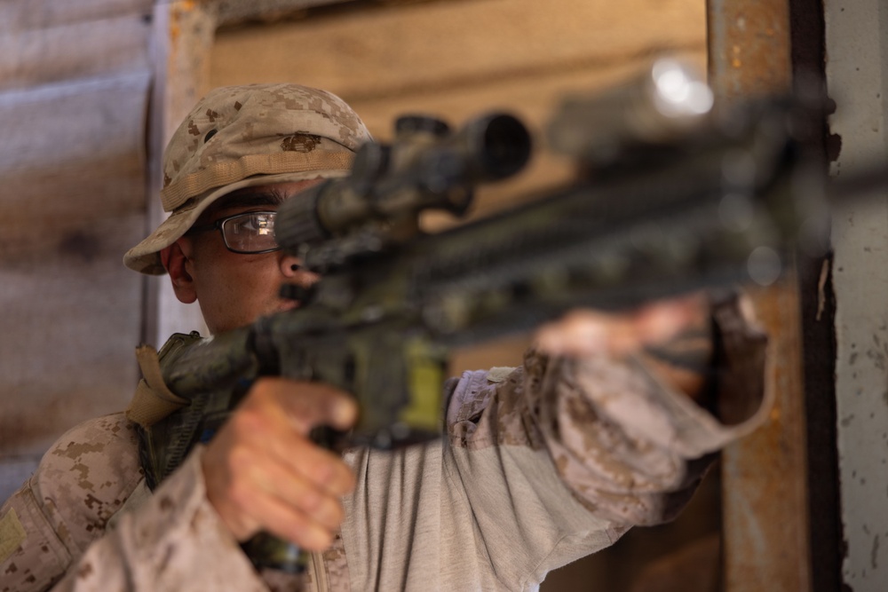 BLT 2/4 Conducts VBSS Training