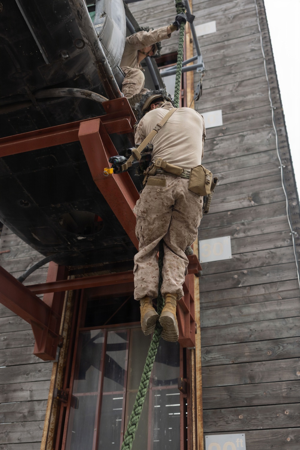 BLT 2/4 Conducts VBSS Training