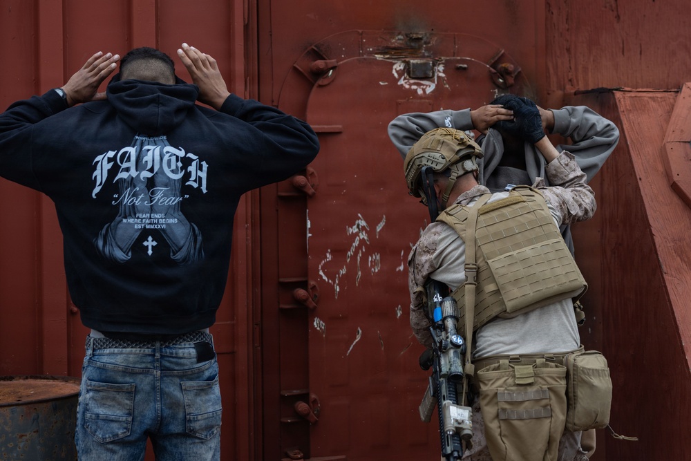 BLT 2/4 Conducts VBSS Training