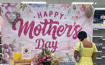 NEX locations celebrate moms for Mother’s Day