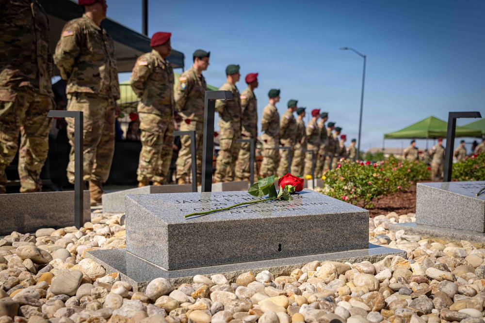 3rd Special Forces Group (Airborne) Honors Fallen Heroes at Annual Rose Laying Ceremony