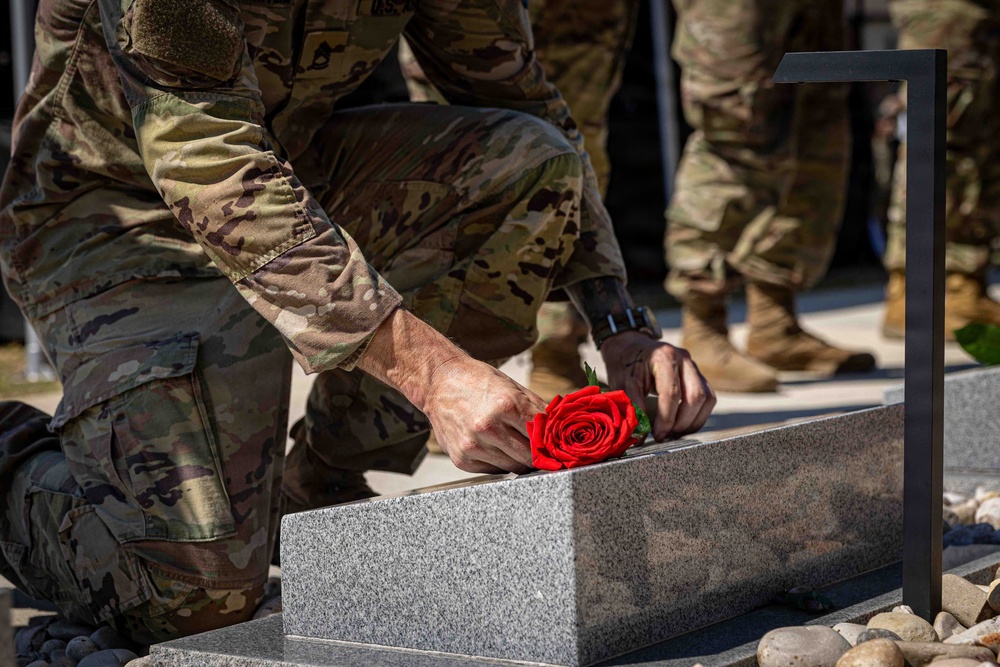 3rd Special Forces Group (Airborne) Honors Fallen Heroes at Annual Rose Laying Ceremony