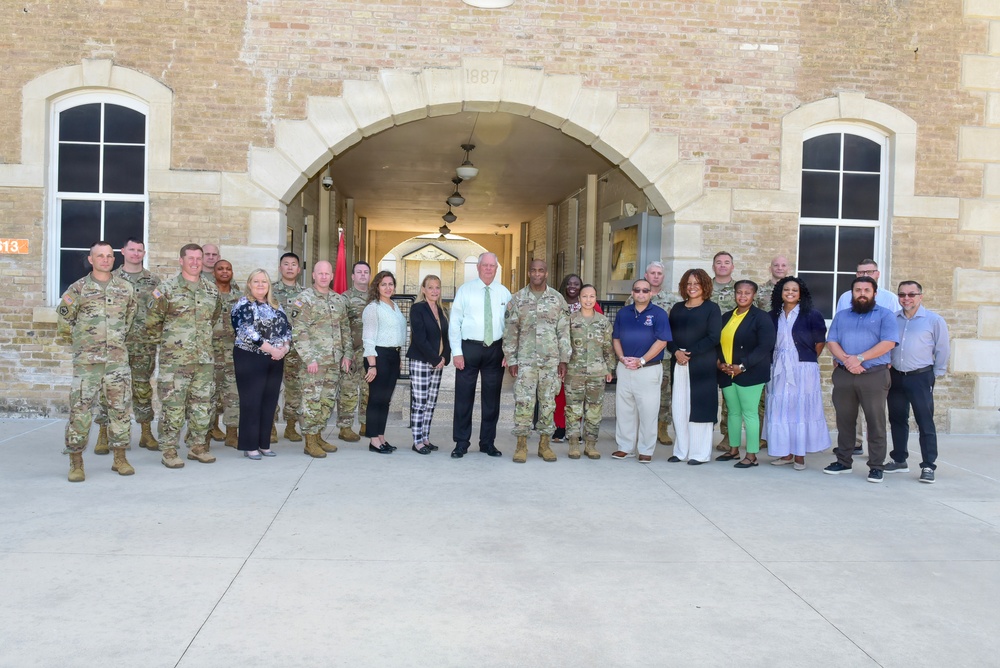 MICC Contracting Leader Course provides insight for future leaders