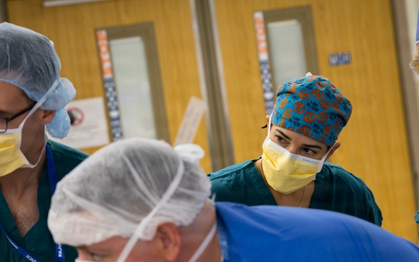 Paying It Forward: The Military Share Chain Comes Full Circle at Walter Reed