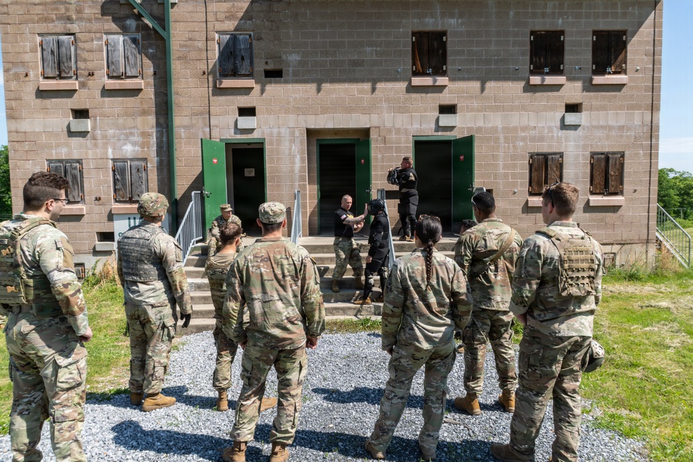 Pa. Guard Tactical Combatives course holds training at urban assault course