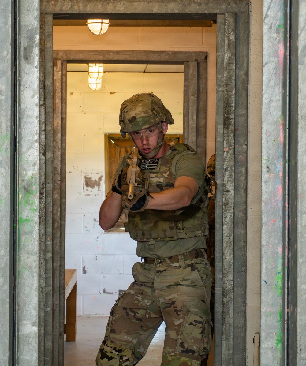 Pa. Guard Tactical Combatives course holds training at urban assault course