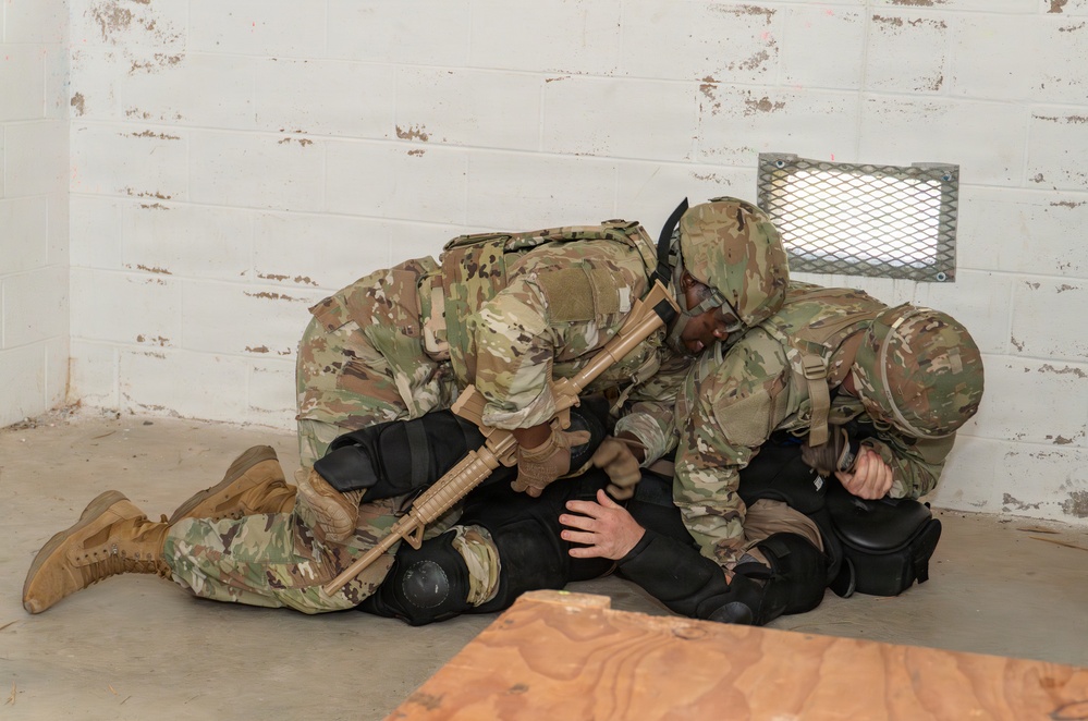 Pa. Guard Tactical Combatives course holds training at urban assault course