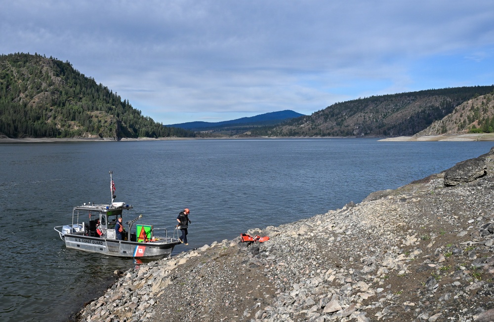 U.S. Coast Guard Aids to Navigation crew members service shore aids and buoys on Lake Roosevelt in Washington.