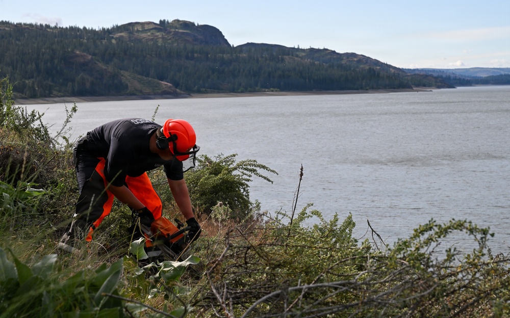 U.S. Coast Guard Aids to Navigation crew members service shore aids and buoys on Lake Roosevelt in Washington.
