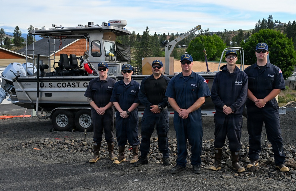 U.S. Coast Guard Aids to Navigation crew members service shore aids and buoys on Lake Roosevelt in Washington.
