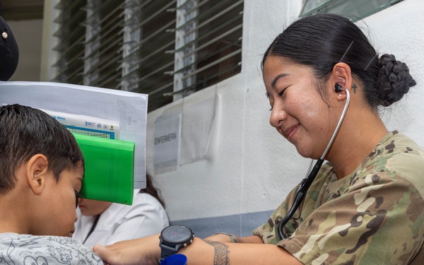 U.S. Service Members provide care to Azuero Panama in collaboration with Juntos por la Salud