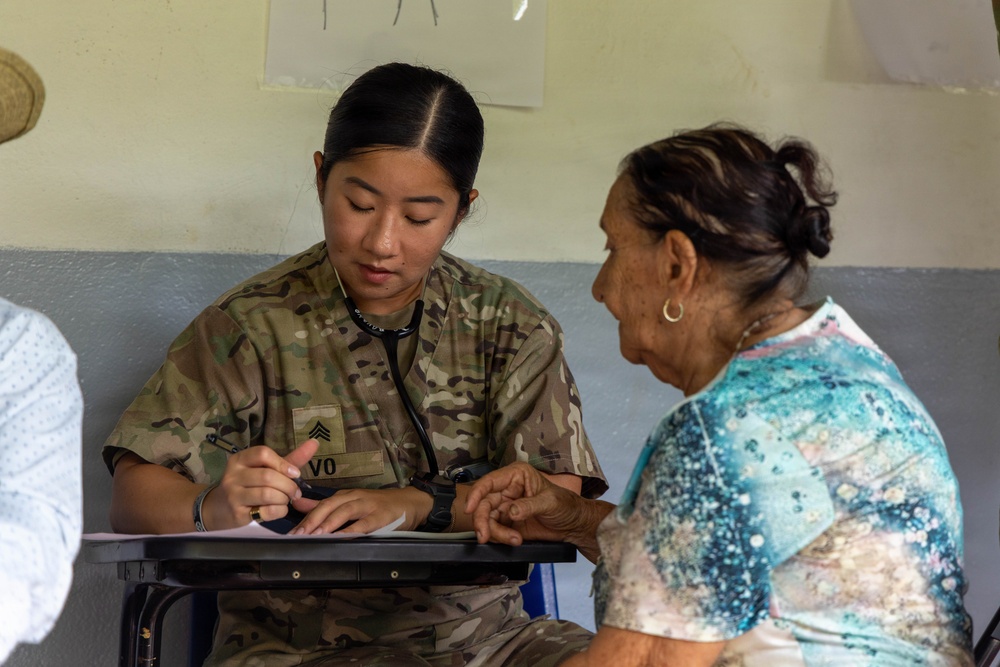 U.S. Service Members provide care to Azuero Panama in collaboration with Juntos por la Salud
