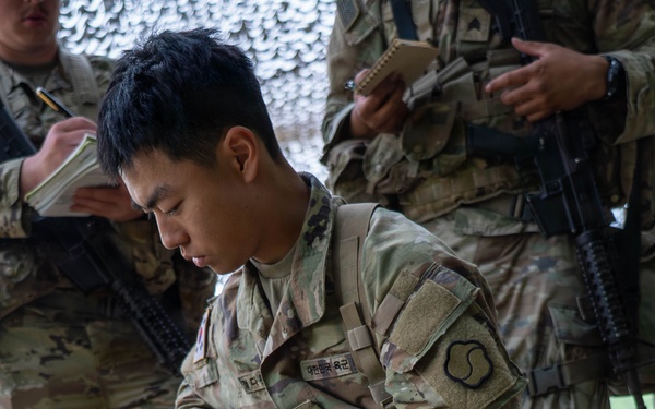 Soldiers Participate in Medical Lanes During E3B Testing