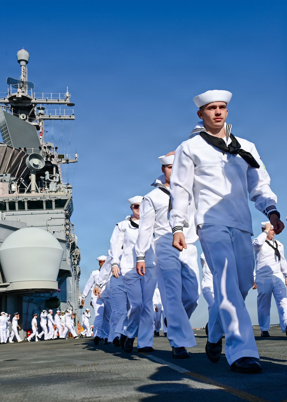 USS Essex Pulls in for LA Fleet Week