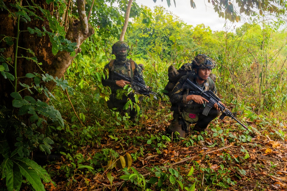 Salaknib 2026: U.S. and Philippine Forces Clear an Objective during JPMRC-X