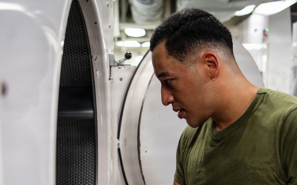 USS Boxer Marines Wash Crew Laundry