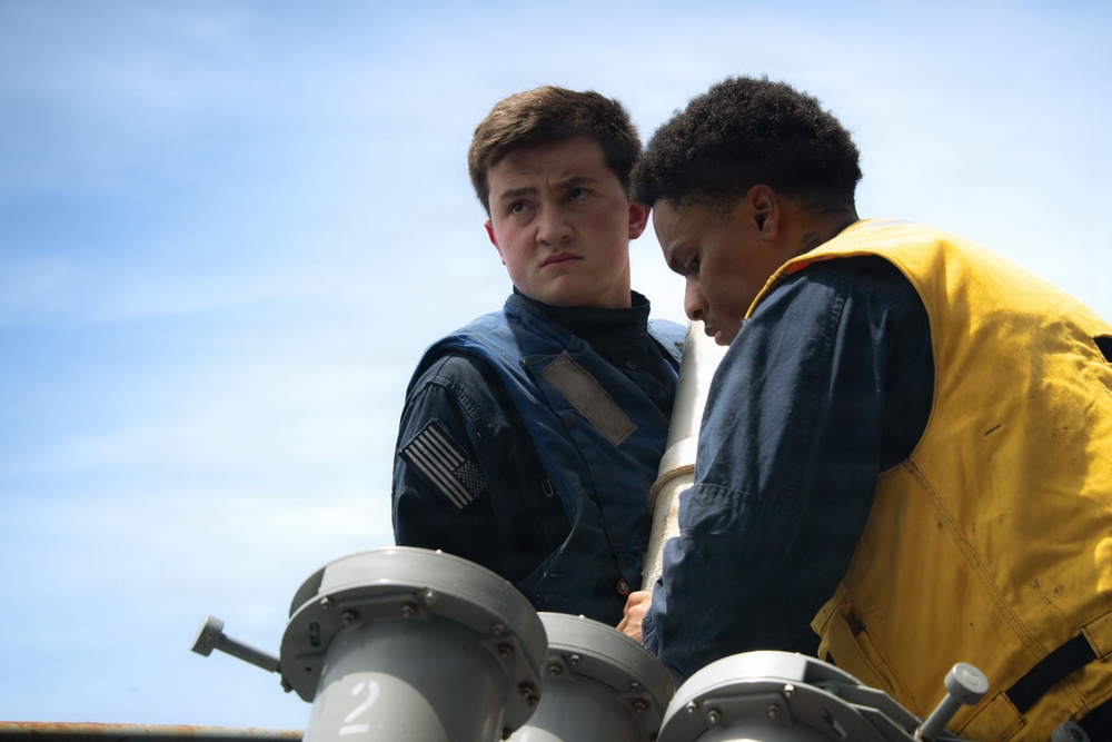 Boxer Sailors Conduct Chaff Removal and Stowage