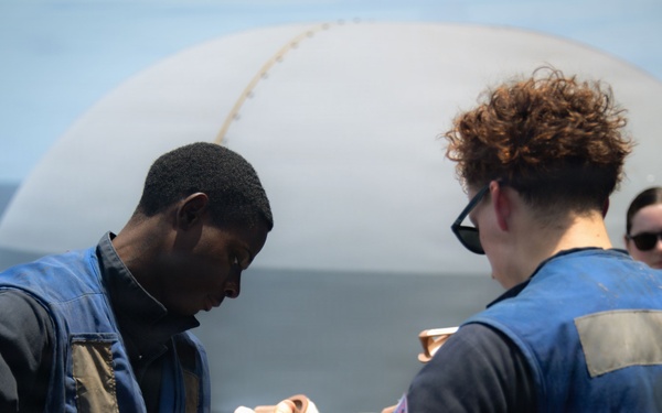 Boxer Sailors Conduct Chaff Removal and Stowage