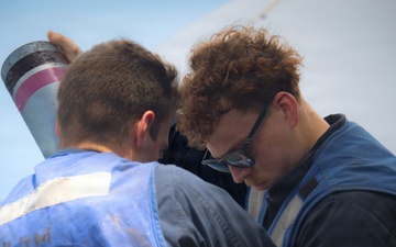 Boxer Sailors Conduct Chaff Removal and Stowage