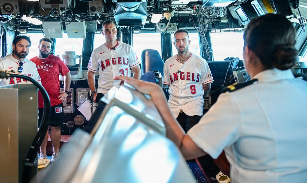 USS Essex Fleet Week Distinguished Visitor Tours