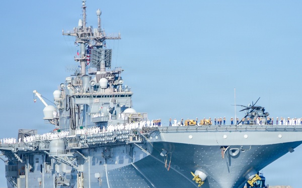 USCG Enforces Security Zone as USS Essex Arrives for LA Fleet Week