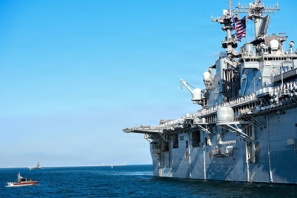 USCG Enforces Security Zone as USS Essex Arrives for LA Fleet Week