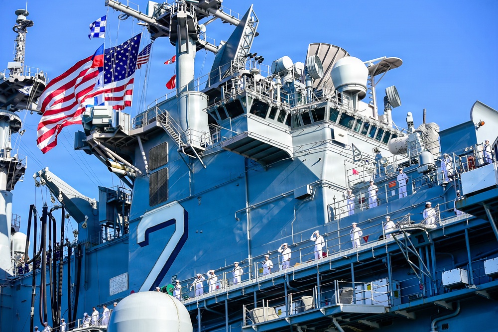 USS Essex Arrives for Los Angeles Fleet Week