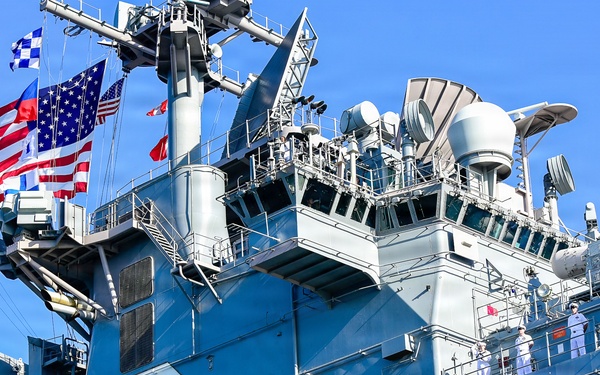 USS Essex Arrives for Los Angeles Fleet Week
